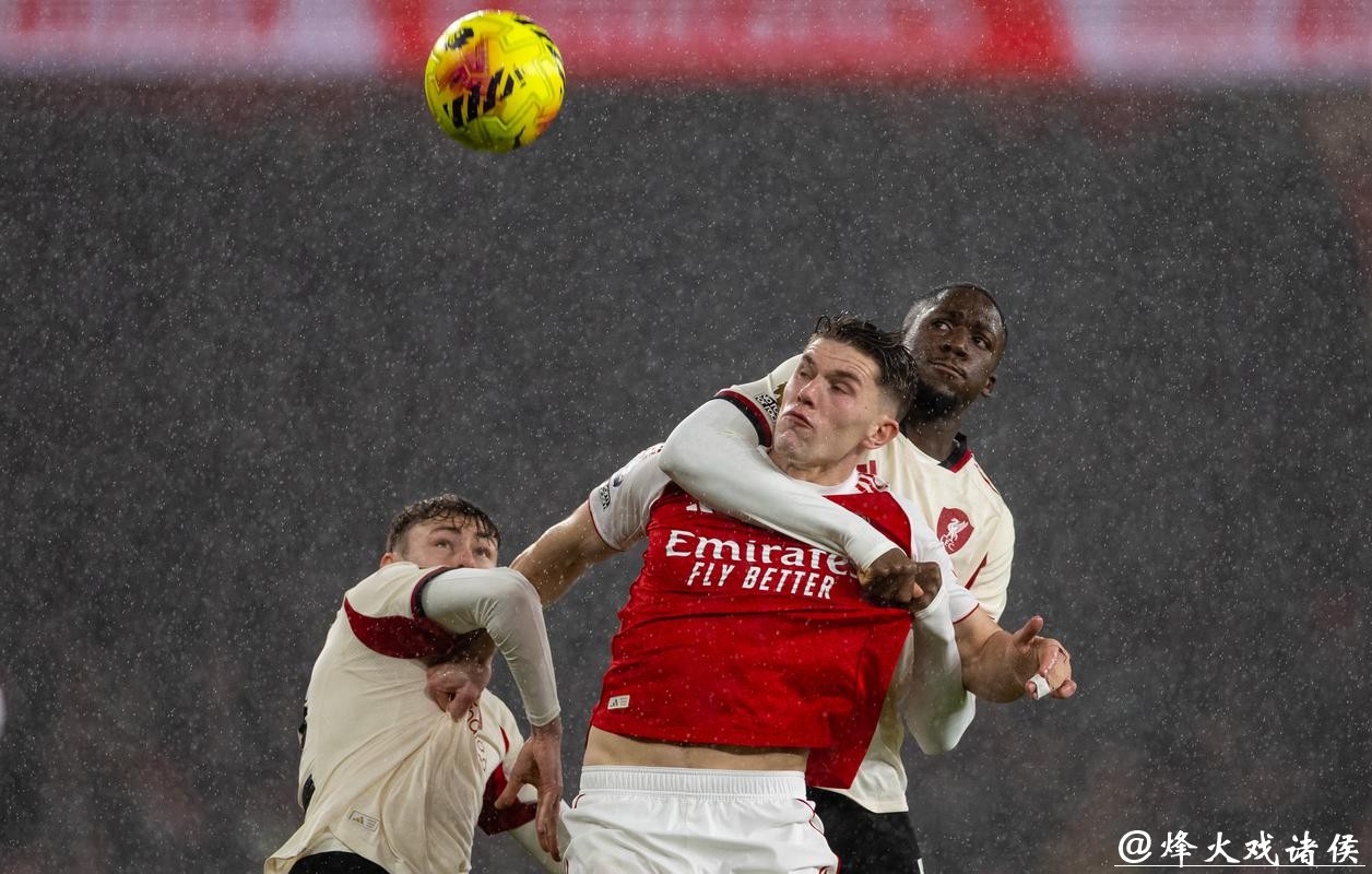 英超-双方屡失破门良机 阿森纳主场战平利物浦