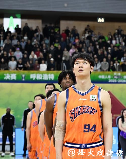 这次可以“半场开香槟”,上海男篮大胜山西队,成功卫冕CBA俱乐部杯 这次可以“半场开香槟”,上海男篮大胜山西队,成功卫冕CBA俱乐部杯