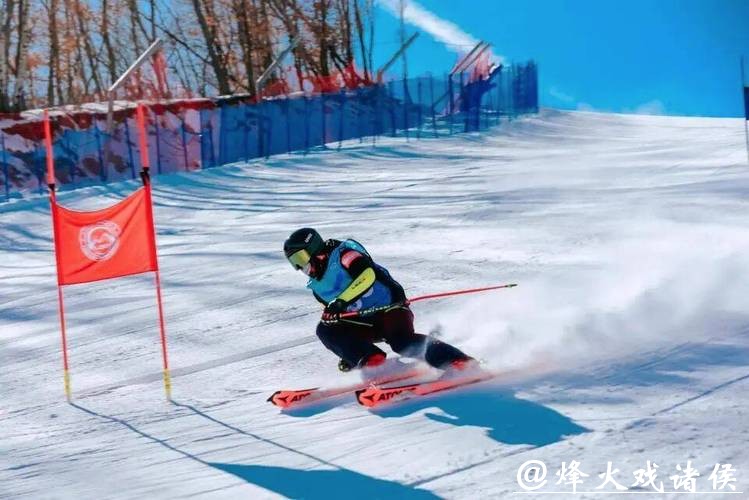 携手培育冰雪运动好苗子,沪蒙青少年滑雪交流赛成功举办 携手培育冰雪运动好苗子,沪蒙青少年滑雪交流赛成功举办