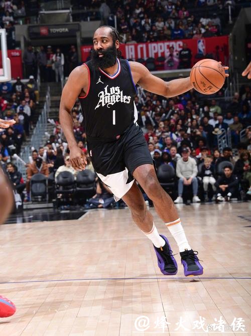 哈登里程碑詹姆斯25+11 快船轻取湖人4连胜 哈登里程碑詹姆斯25+11 快船轻取湖人4连胜